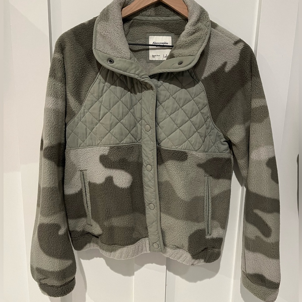 Abercrombie & Fitch fleece
